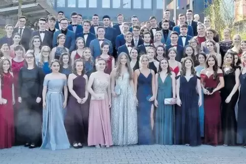 Aufbruch in einen neuen Lebensabschnitt: 67 junge Frauen und Männer haben dieses Jahr am Nordpfalzgymnasium die Hochschulreife e