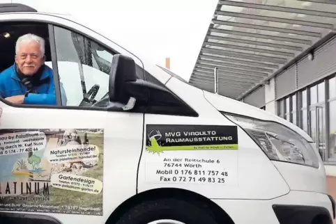 Ein Bürgerbus braucht auch Fahrer: Wolfgang Bosbach bringt einmal in der Woche Neuburger Bürger zum Einkaufen oder zu Arztbesuch