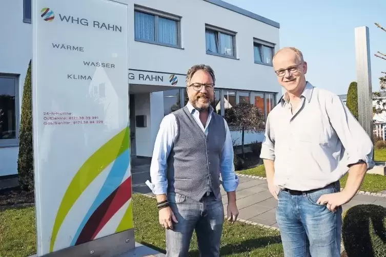Roland Hovestadt (rechts) hatte gestern seinen ersten Arbeitstag als neuer Inhaber der Firma WHG Rahn. Jörg Rahn steht ihm noch 