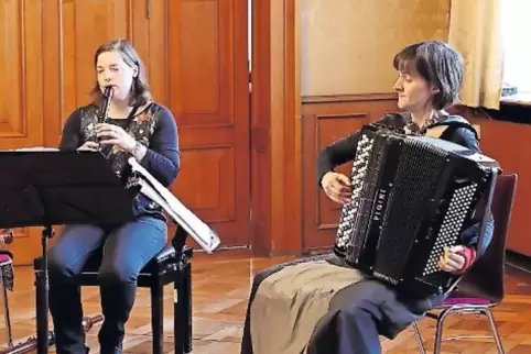 Klänge mit Fantasie: das Duo Windspiel im Ratssaal in Speyer.