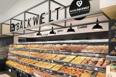  Neue „Backwelt“ im neuen Aldi-Markt nach neuem Design mit 30 Artikeln im Sortiment.  Foto: Aldi Süd