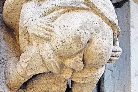 Die provokanten Figuren spielen meist auf die sieben Todsünden an, in Köln auf die Wollust.