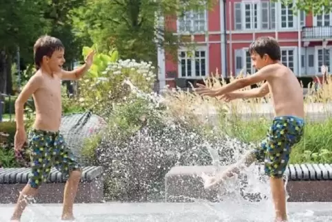 Die neue Broschüre entstand in Kooperation der beiden fusionierenden Verbandsgemeinden.  Foto: VG/frei