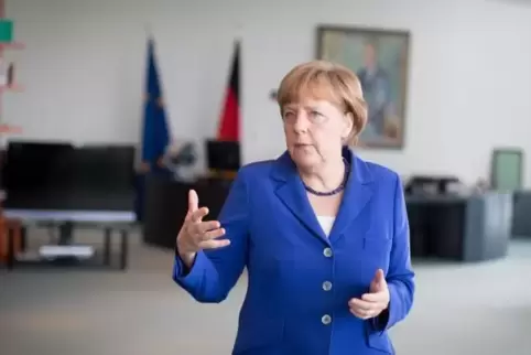 Angela Merkel im Kanzleramt. Sie hat zwei Gemälde von Emil Nolde nun abhängen lassen. Symbolfoto: dpa