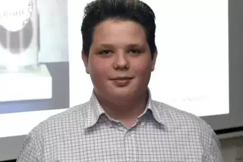 Dominik Hartmann hat für sein Engagement in der Schule einen Preis bekommen.  Foto: Bolte