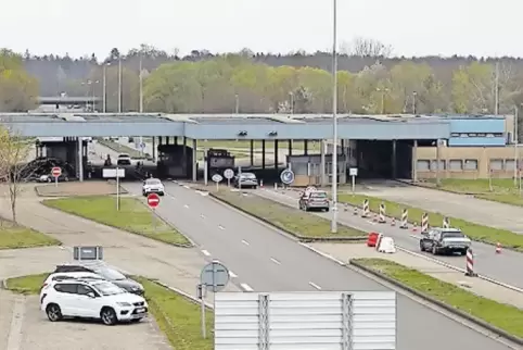 Liegt schon auf französischem Hoheitsgebiet: der Bienwald-Grenzübergang.
