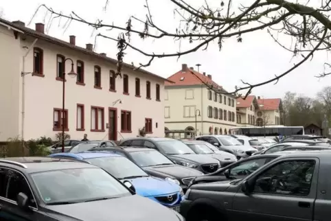 Am Bahnhof in Winden soll ein neue Park-and-Ride-Anlage gebaut werden. Die Gesamtkosten liegen bei 1,35 Millionen Euro. Foto: Iv