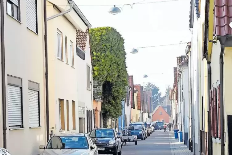 Eines der Hauptthemen im ersten Vierteljahr: das Parkverbot in engen Straßen, hier die Benngewannstraße in Rheingönnheim.