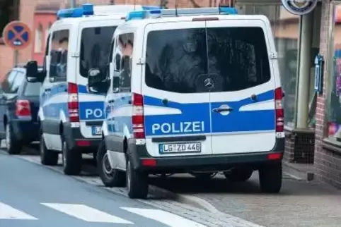 Die Razzien laufen in neun Bundesländern.  Symbolfoto: dpa 