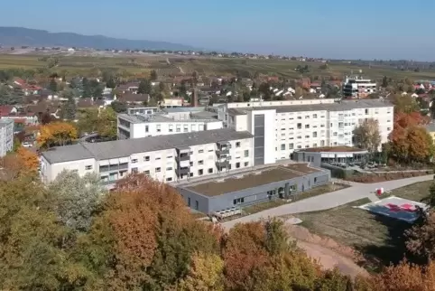 Das zum Klinikum Landau-Südliche Weinstraße gehördene Krankenhaus in Landau.  Foto: van