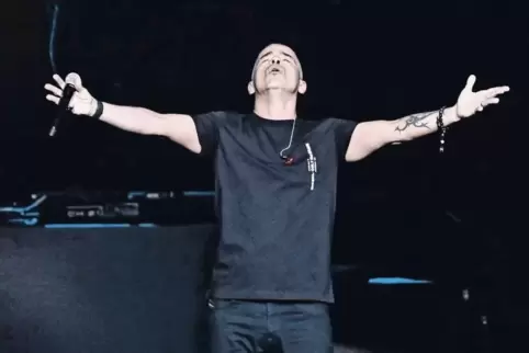 Es scheint sich gut anzufühlen, wenn einem 10.000 Menschen zujubeln: Eros Ramazzotti in Mannheim.