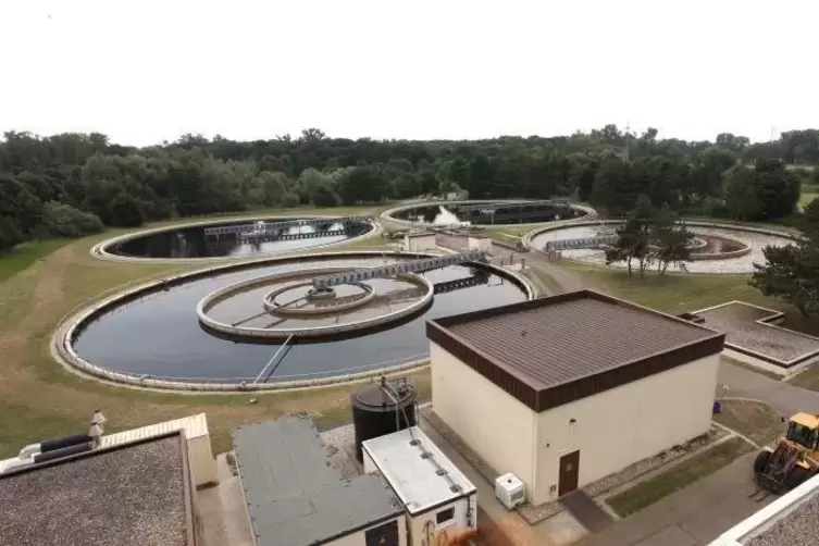 In der Landauer Kl&auml;ranlage hat es Versuche gegeben, Mikroplastik aus dem Abwasser zu holen. Sie waren erfolgreich. Foto: van