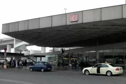 Am Hauptbahnhof Ludwigshafen wurde der 42-Jährige gefasst.  Archivfoto: Kunz 