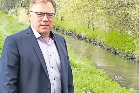 „Oh du mein Ebertsheim am Eisbachstrand ...“: