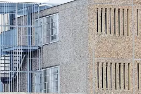 In Frankenthal ist ein Untersuchungshäftling zu seiner eigenen Überraschung wieder freigelassen worden.