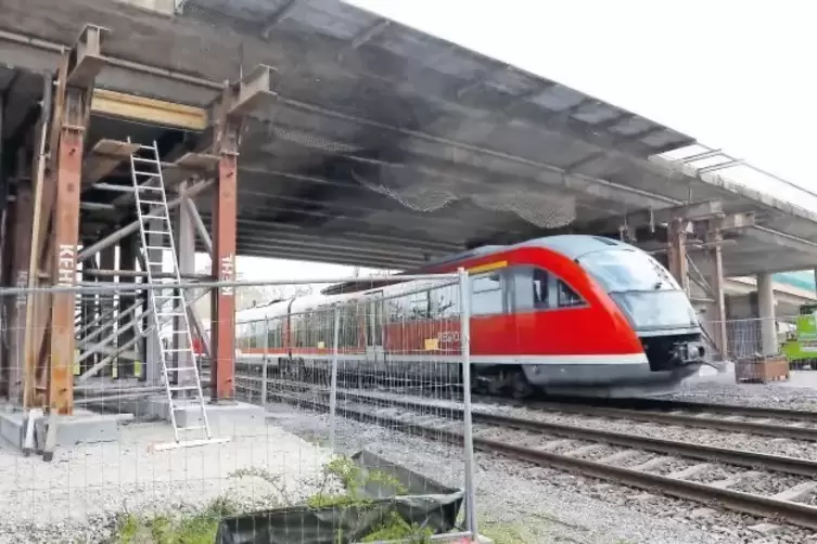 Von Mittwoch bis Montag nach Ostern stellt die Bahn den Zugverkehr zwischen Neustadt und Landau ein.