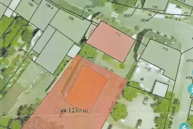 Eine neue Projektidee sieht vor, das zentrumsnahe Gelände um das ehemalige Haus der Jugend herum (großes rotes Feld unten) für d