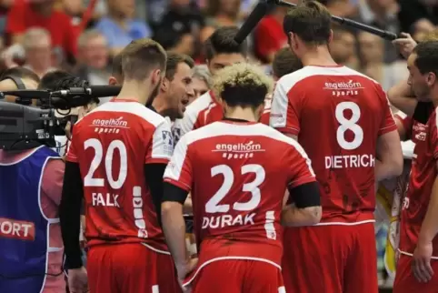 Trainer Ben Matschke (Zweiter von links) kann auch kommende Saison auf den Großteil seiner Mannschaft bauen. Foto: Kunz