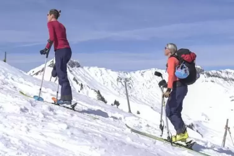 Jacqueline Fritz f&auml;hrt nicht nur Berge herab, sie erklimmt sie auch auf Ski. Foto: Peter Musch