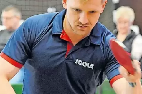 Oggersheims Philipp Skolut siegt im Doppel und Einzel.