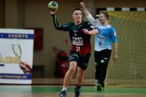 Max Neuhaus im Dress der zweiten Mannschaft des SC Mageburg, die Dritte Liga spielt.  Foto: IMAGO