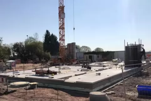 Noch in einem frühen Stadium sidn die Bauarbeiten an der Weidstraße. Foto: BOLTE
