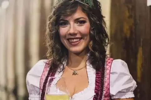 Svenja Hick bleibt noch ein Jahr Wachenheimer Weinprinzessin.  Foto: Touristinformation 