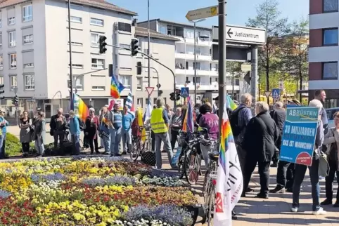 Ausgangspunkt des Ostermarsches war der Philipp-Mees-Platz in Kaiserslautern.