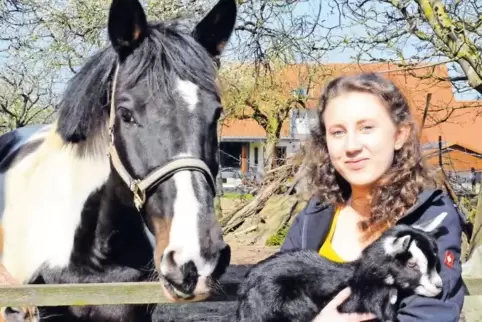 Ein Leben ohne Tiere kann sich Lea Wagner aus Hermersberg nicht vorstellen. Deshalb möchte sie jetzt zunächst ein Freiwilliges Ö