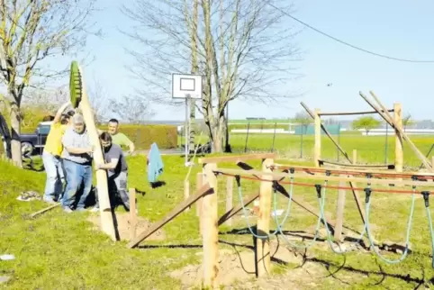 Sich bewegen, miteinander kommunizieren: Zwei Ziele, die die Gemeinde mit ihrem neuen Mehrgenerationenspielplatz verfolgt, wurde