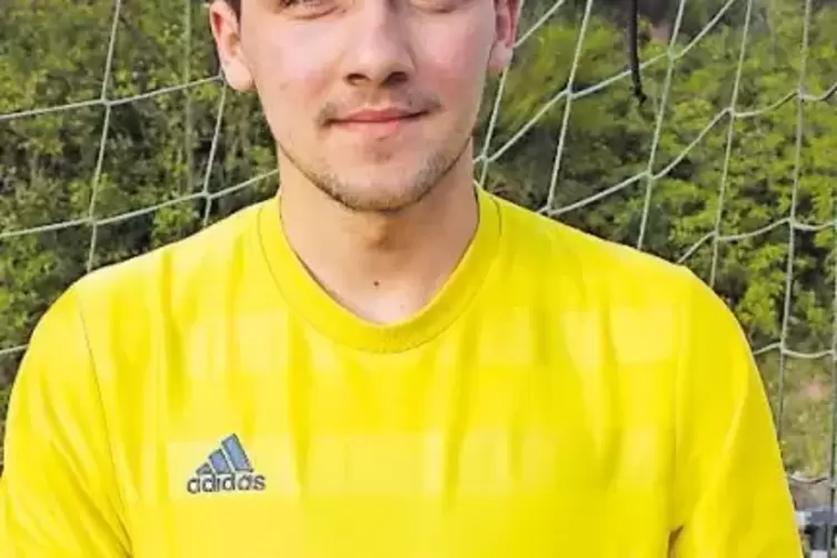 Seit der Winterpause ist Liviu-Gabriel Trofin dem Jugendfußball entwachsen. Inzwischen hütet er das Tor der Aktiven des TuS/DJK 