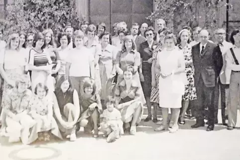Der Chor des Cäcilienvereins 1976 zur Weihe der Schlosskirche.