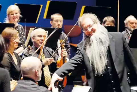 Markenzeichen: Pfalztheater-GMD Uwe Sandner mit Brahms-Bart.