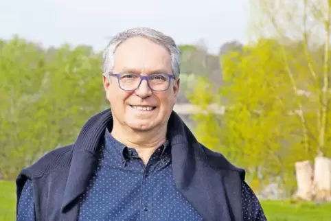 An seinem Lieblingsplatz in der Verbandsgemeinde Rheinauen: Tobias Hook am Marxweiher zwischen Altrip und Waldsee.