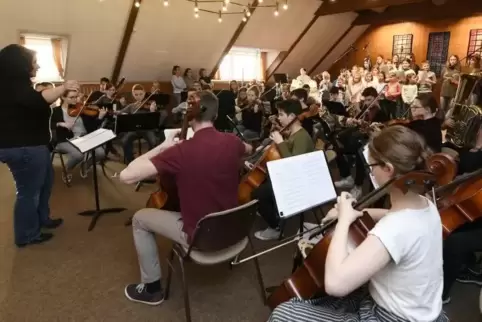 Voller Saal: Noch acht Gesamtproben haben die Musicalmacher bis zur Uraufführung im September.  Foto: BOLTE