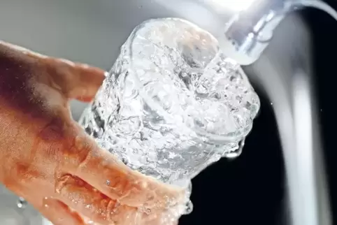 Damit das Wasser auch künftig problemlos sprudeln kann, tun sich zwei Verbandsgemeinden zusammen.