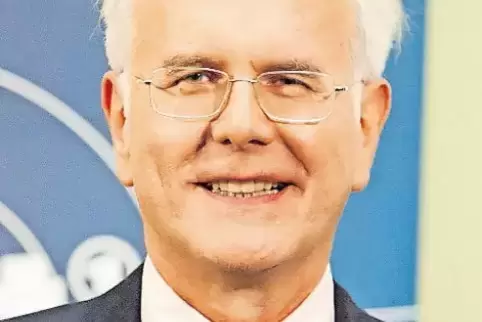 Als Sprecher tritt Moderator Harald Schmidt im Oktober in Petr Ebens „Hiob“ auf.