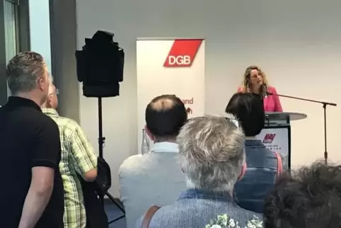 Das Motto des DGB zum 1. Mai 2019 „Europa. Jetzt aber richtig“ griff die stellvertretende Bezirksgeschäftsführerin von Verdi, Sa