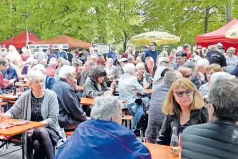 Gut besucht: Rund 500 Zuhörer verfolgten die traditionelle Kundgebung im Ebertpark.