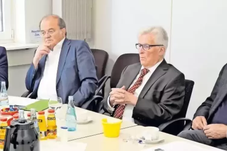 Wie war das noch mal? Landrat Clemens Körner und die Alt-Landräte Werner Schröter, Paul Schädler und Ernst Bartholomé (von links