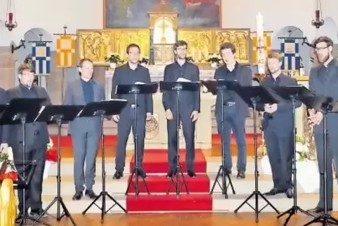 •„Man(n) singt!“ hat das zweite Konzert der Rosenberger Musiktage in der voll besetzten Wallfahrtskirche auf dem Rosenberg gesta