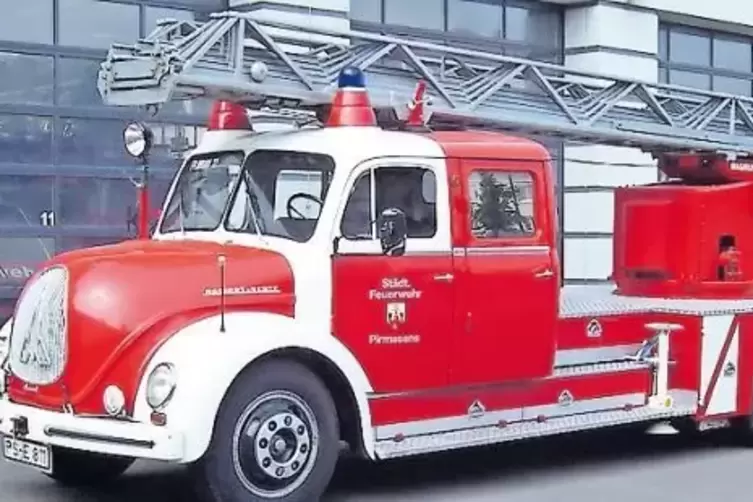 Die Fahrzeuge, die früher in Pirmasens bei Bränden im Einsatz waren, werden für das Fest von Sammlern aus der Umgebung zur Verfü