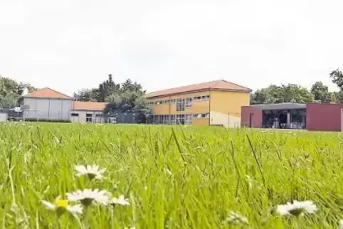 Die idyllische Seite der Kurpfalzschule in Dannstadt. Auf der anderen Seite herrscht morgens oft das Verkehrschaos.