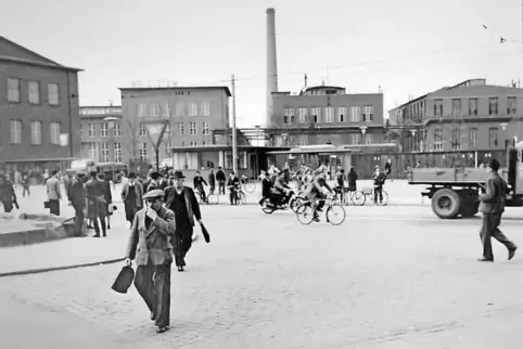Rückblick: Aus der Arbeiterbewegung ist die Genossenschaft „Konsum“ entstanden. Bilder aus den 1950er-Jahren sind aktuell im Sta