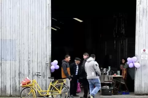 Gleich mehrere Stände gab es in einer Halle in der Feilitzschstraße.  Foto: BOLTE