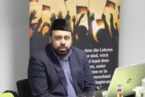 „Liebe für alle, Hass für keinen“: Der Imam aus Mannheim, Adeel Shad, zitierte am Montag in Kaiserslautern eine Kernaussage des 