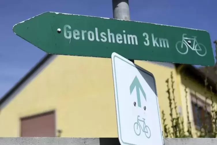 Zwischen He&szlig;heim und Gerolsheim gibt es einen Radweg. Aber eine Verbindung nach Lambsheim und Dirmstein w&auml;re auch sinnvoll, mein