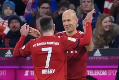 Zwei Größen des FC Bayern auf Abschiedstournee: Franck Ribéry und Arjen Robben (rechts). Foto: DPA 