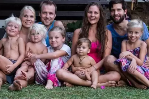 Auf Bali lernten Benedict und Sandhya Durchholz (rechts) die Norweger Thor und Maria Braarvig kennen. So entstand die Idee zum g