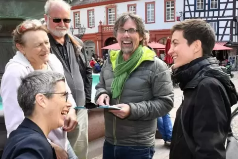 Gute Stimmung bei den Grünen (von links): Jutta Paulus, Friderike Graebert, Kurt Werner, Rainer Grun-Marquard und Ska Keller.  F